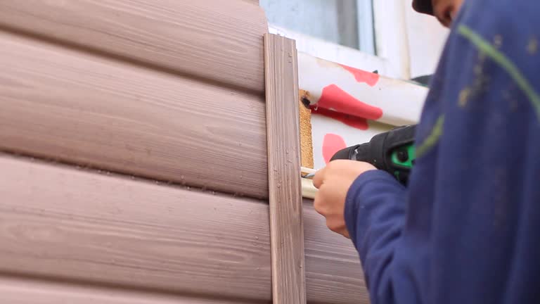 How To Choose The Right Materials for Your Siding Installation in 'Pearisburg, VA